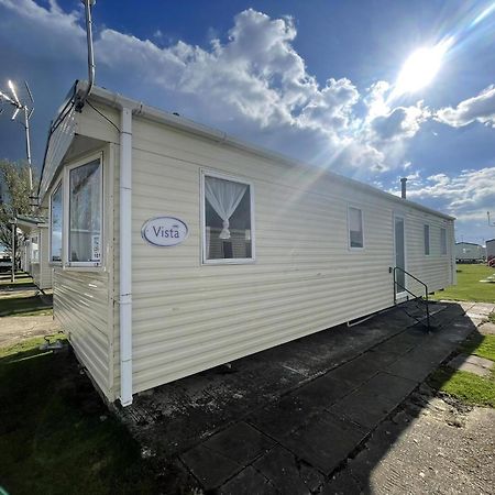 Lovely 8 Berth Caravan At St Osyth Beach Holiday Park Ref 28101G Clacton-on-Sea Exterior photo
