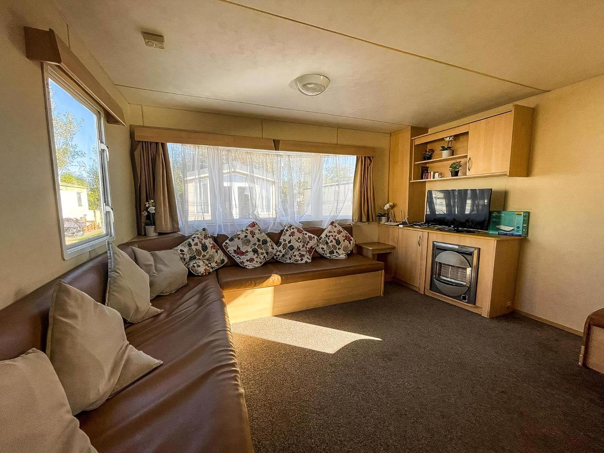 Lovely 8 Berth Caravan At St Osyth Beach Holiday Park Ref 28101G Clacton-on-Sea Exterior photo