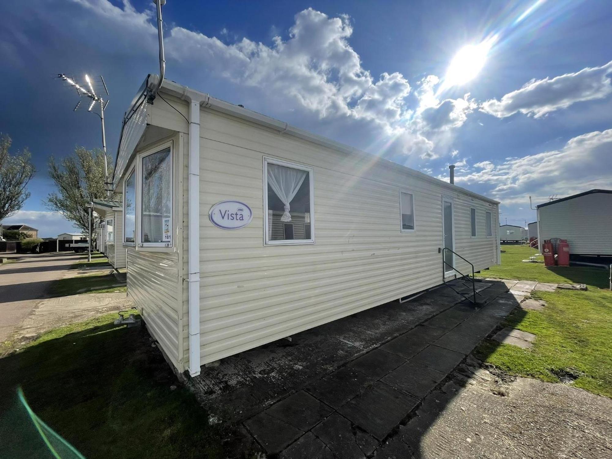 Lovely 8 Berth Caravan At St Osyth Beach Holiday Park Ref 28101G Clacton-on-Sea Exterior photo