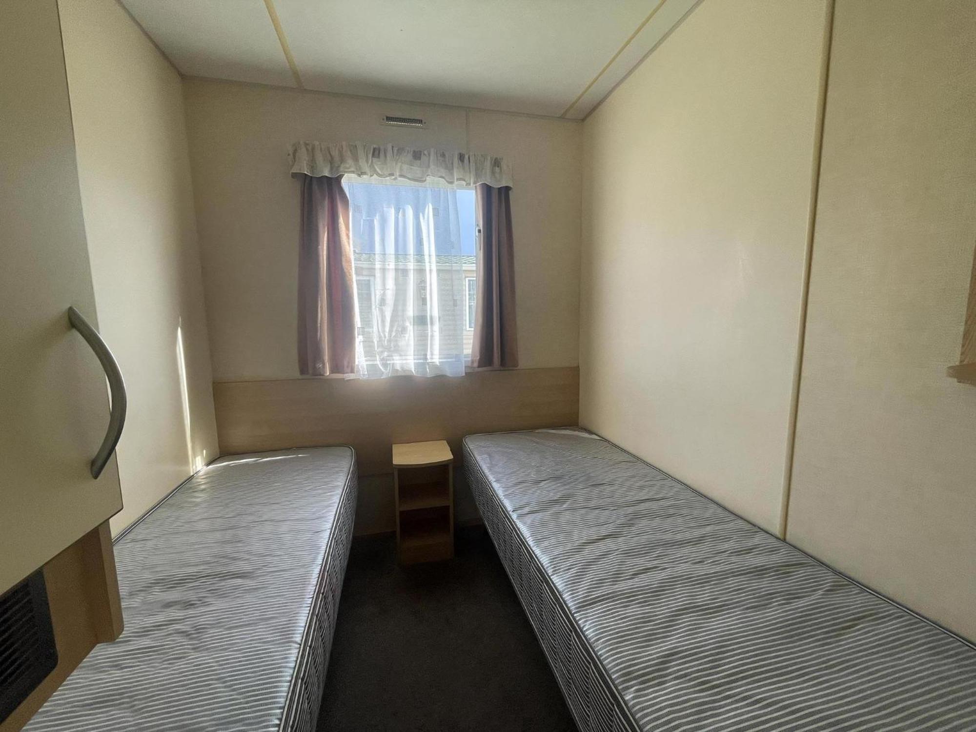 Lovely 8 Berth Caravan At St Osyth Beach Holiday Park Ref 28101G Clacton-on-Sea Exterior photo